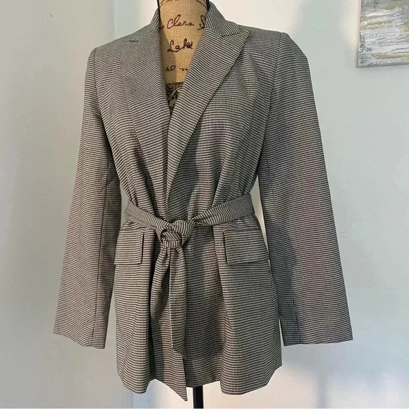 Forever 21 Jackets & Blazers - NWOT Forever 21 Black and White Checkered Blazer Women’s Small Tye Waist